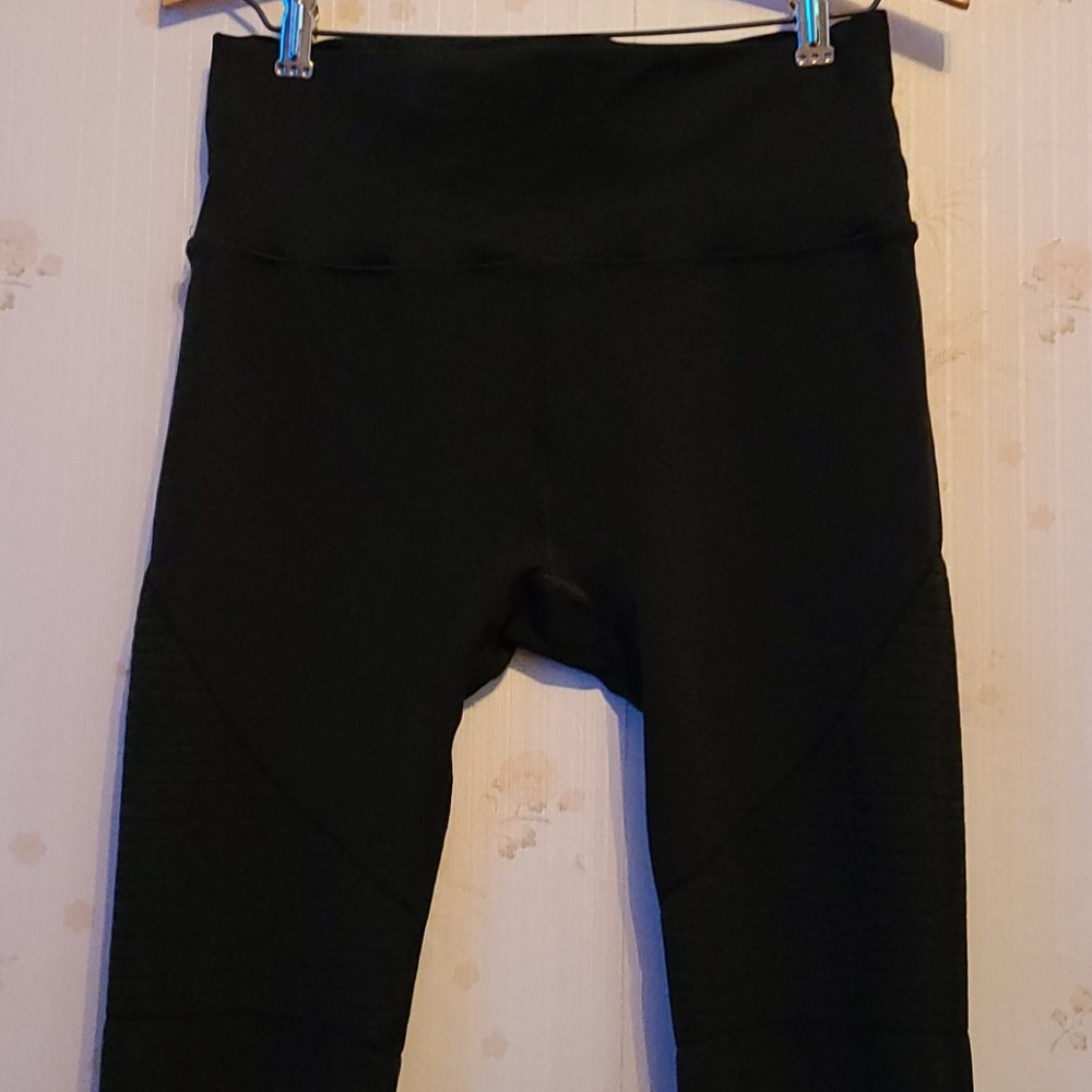 Alphalete R6 Revival leggings in black and XL